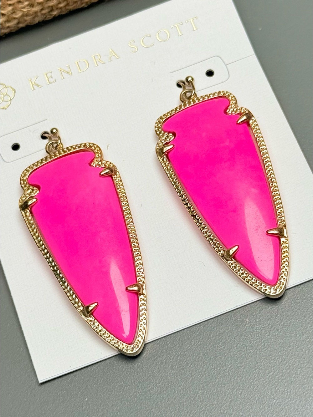 Kendra Scott Skylar Gold Earrings in Neon Pink